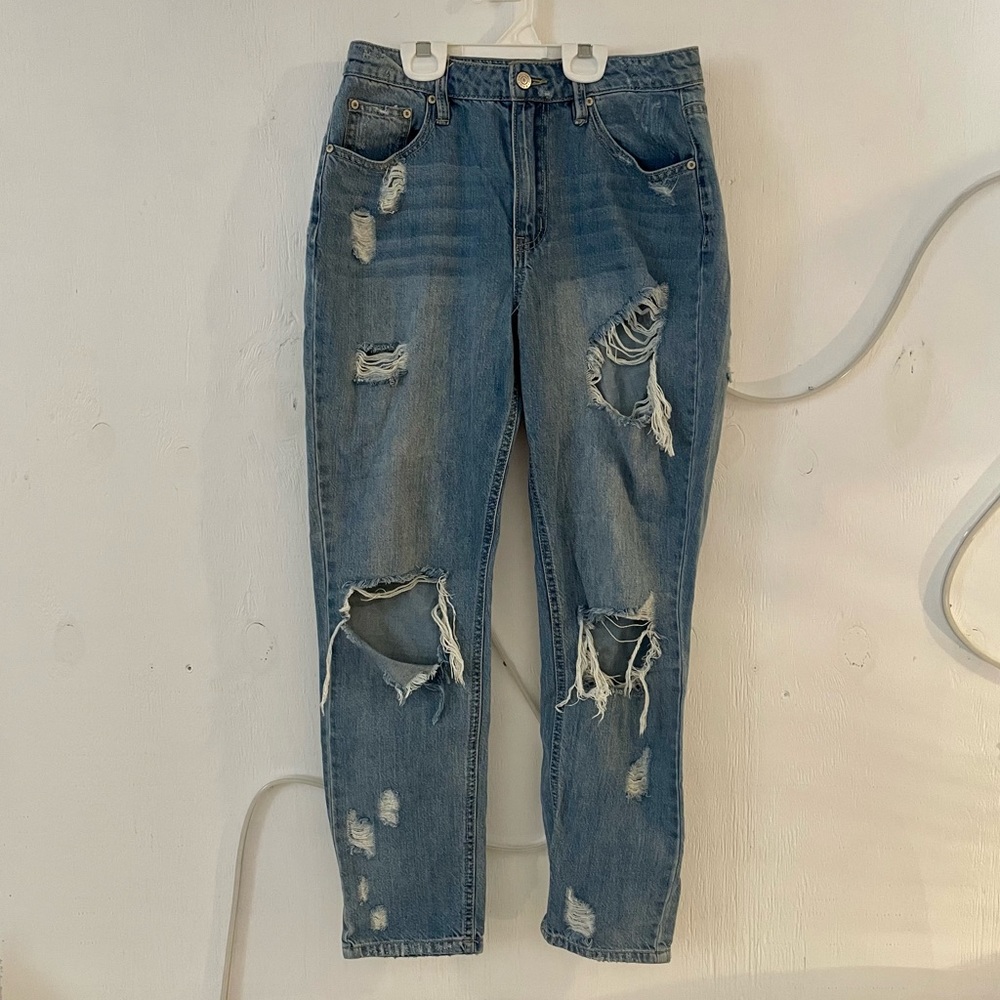 Light Wash Mild Ripped Mom Jeans